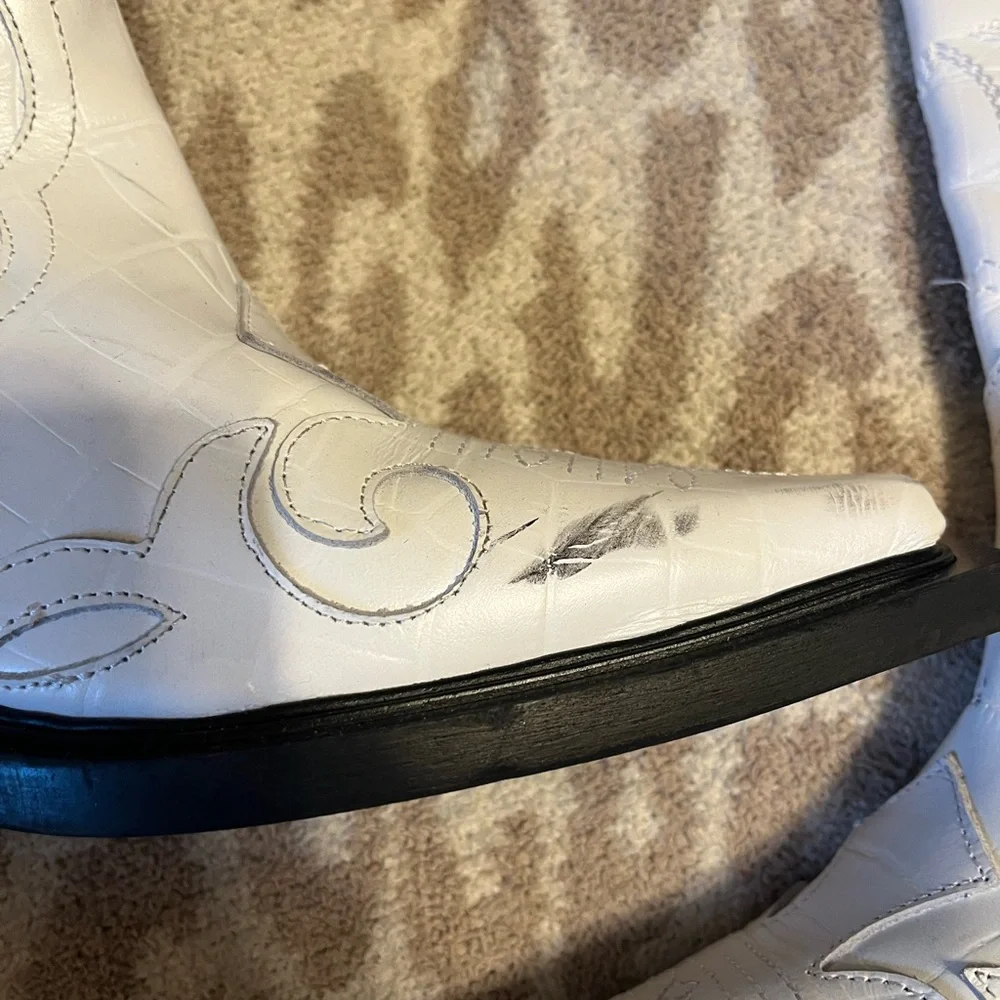 Topshop White Heeled Cowboy Boots - Picture 3 of 3